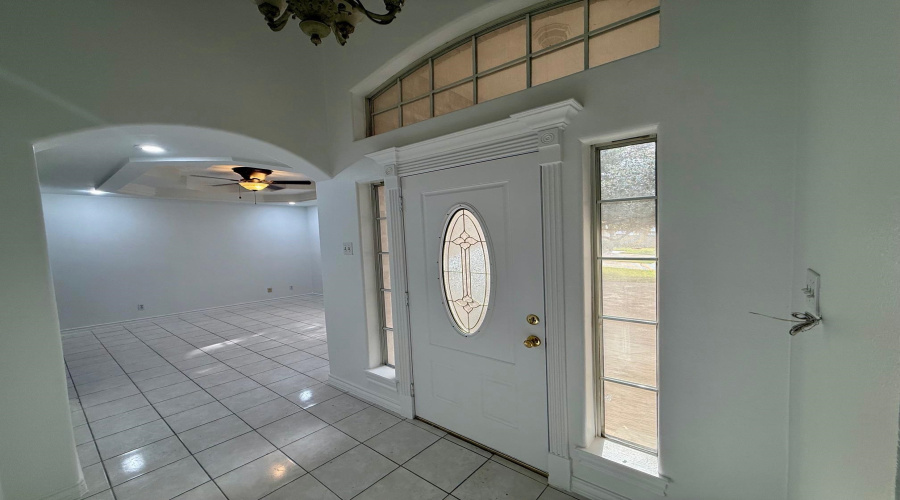 12613 River Bend Cir, Laredo, Texas 78045, 3 Bedrooms Bedrooms, 6 Rooms Rooms,2 BathroomsBathrooms,Residential,For Rent,12613 River Bend Cir,20255216