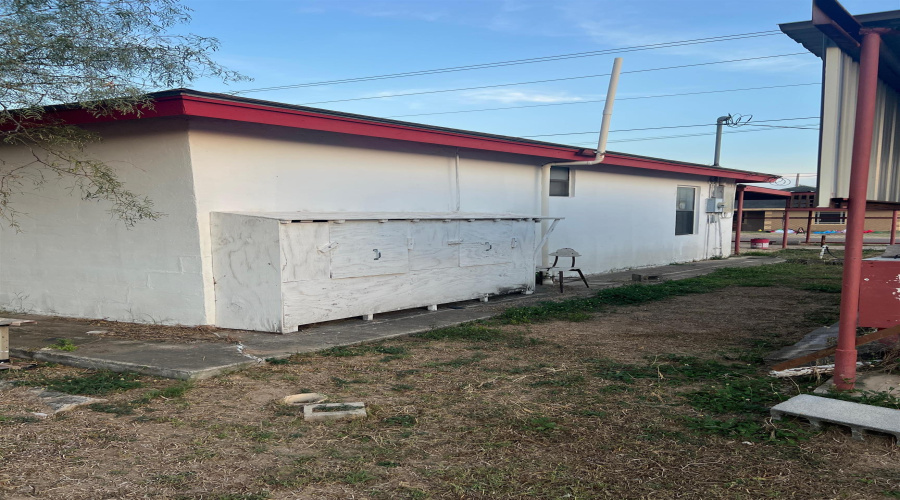 1409 Bravo Ave, Zapata, Texas 78076, 2 Bedrooms Bedrooms, 4 Rooms Rooms,1 BathroomBathrooms,Residential,For Sale,1409 Bravo Ave,20244749