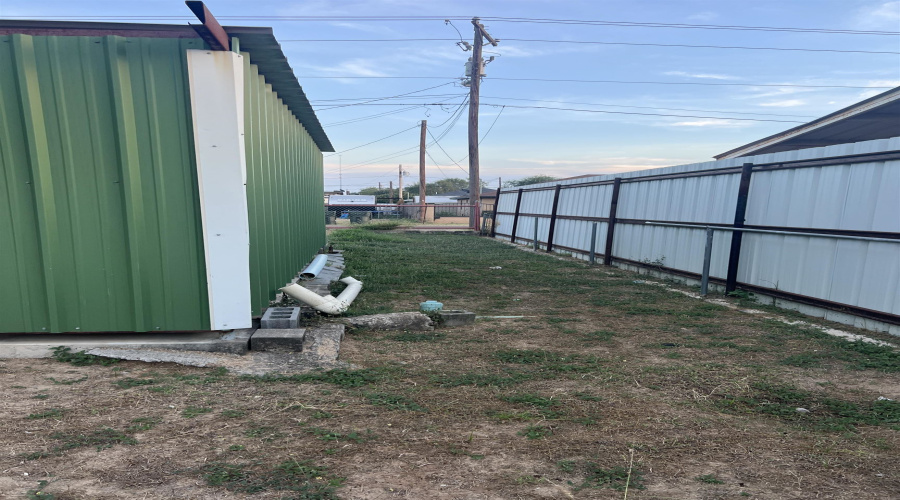 1409 Bravo Ave, Zapata, Texas 78076, 2 Bedrooms Bedrooms, 4 Rooms Rooms,1 BathroomBathrooms,Residential,For Sale,1409 Bravo Ave,20244749