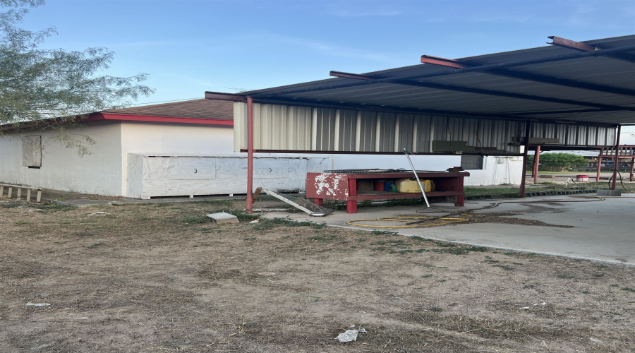 1409 Bravo Ave, Zapata, Texas 78076, 2 Bedrooms Bedrooms, 4 Rooms Rooms,1 BathroomBathrooms,Residential,For Sale,1409 Bravo Ave,20244749