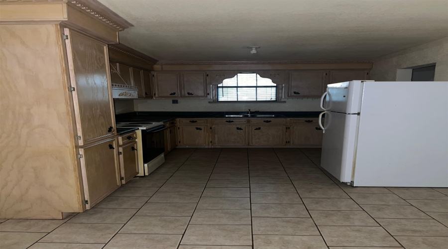 1409 Bravo Ave, Zapata, Texas 78076, 2 Bedrooms Bedrooms, 4 Rooms Rooms,1 BathroomBathrooms,Residential,For Sale,1409 Bravo Ave,20244749