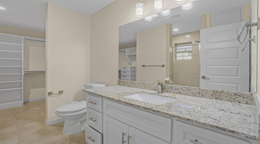 902 La Rosita, Laredo, Texas 78046, 3 Bedrooms Bedrooms, 5 Rooms Rooms,2 BathroomsBathrooms,Residential,For Rent,902 La Rosita,20255220