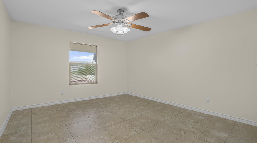 902 La Rosita, Laredo, Texas 78046, 3 Bedrooms Bedrooms, 5 Rooms Rooms,2 BathroomsBathrooms,Residential,For Rent,902 La Rosita,20255220