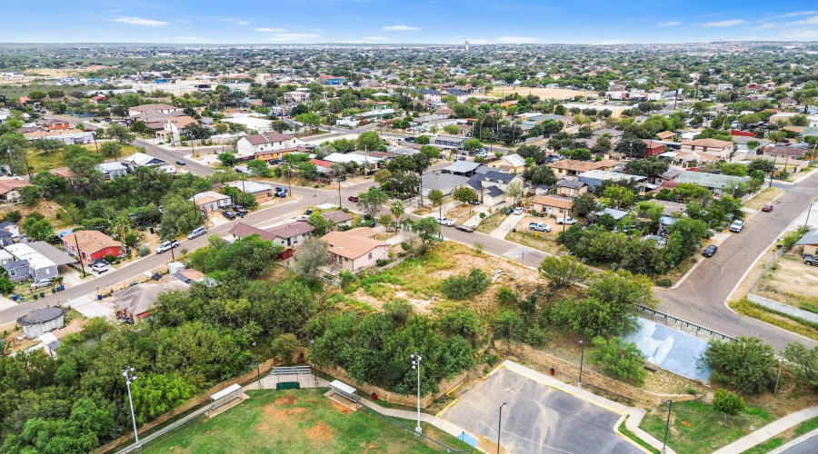 2810 Diaz St, Laredo, Texas 78043, ,Land,For Sale,2810 Diaz St,20255225