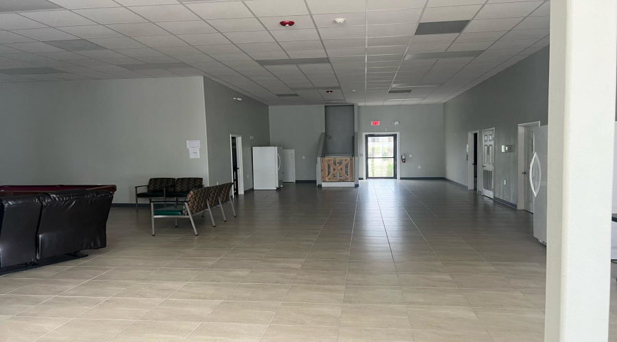 1807 S U.S. Hwy 83, ZAPATA, Texas 78076, 1 Room Rooms,2 BathroomsBathrooms,Commercial retail/office,For Sale,1807 S U.S. Hwy 83,20255242