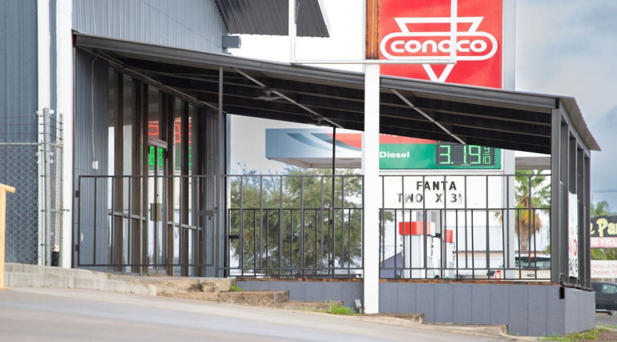 1807 S U.S. Hwy 83, ZAPATA, Texas 78076, 1 Room Rooms,2 BathroomsBathrooms,Commercial retail/office,For Sale,1807 S U.S. Hwy 83,20255242