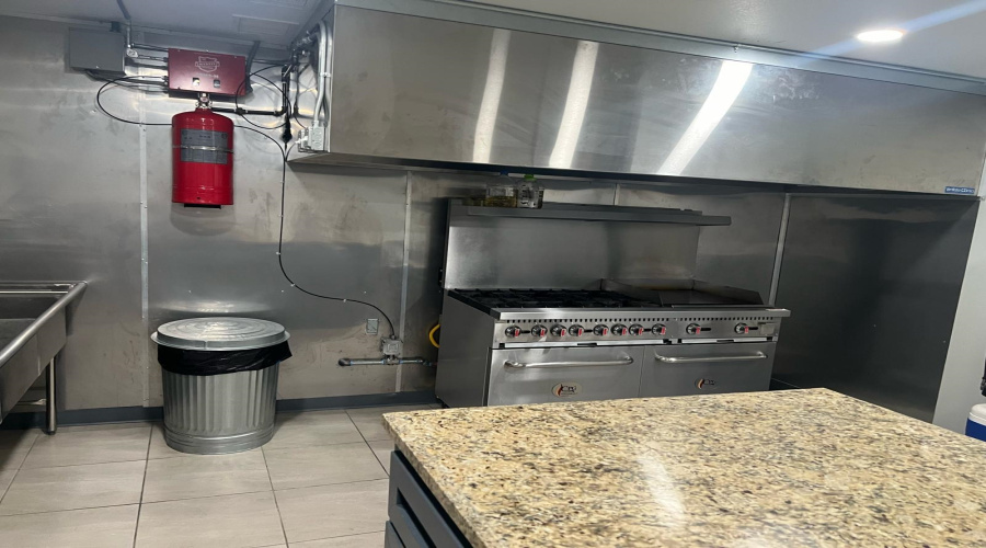 1807 S U.S. Hwy 83, ZAPATA, Texas 78076, 1 Room Rooms,2 BathroomsBathrooms,Commercial retail/office,For Sale,1807 S U.S. Hwy 83,20255242