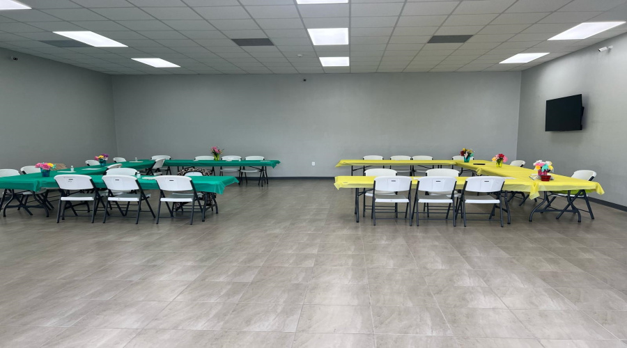 1807 S U.S. Hwy 83, ZAPATA, Texas 78076, 1 Room Rooms,2 BathroomsBathrooms,Commercial retail/office,For Sale,1807 S U.S. Hwy 83,20255242