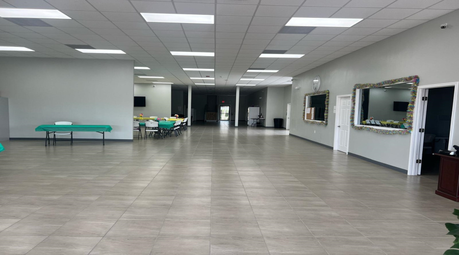 1807 S U.S. Hwy 83, ZAPATA, Texas 78076, 1 Room Rooms,2 BathroomsBathrooms,Commercial retail/office,For Sale,1807 S U.S. Hwy 83,20255242