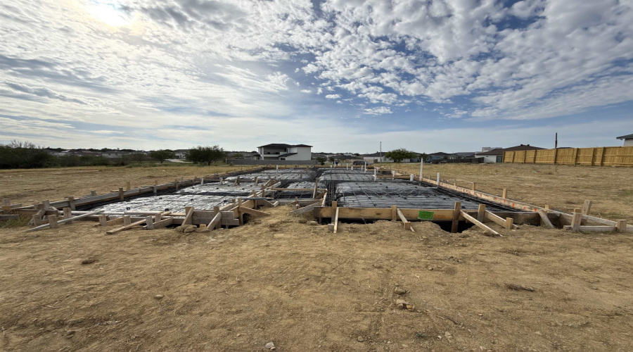 5025 Servando Dr, Laredo, Texas 78046, 3 Bedrooms Bedrooms, 5 Rooms Rooms,2 BathroomsBathrooms,Residential,For Sale,5025 Servando Dr,20255231