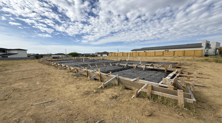 5025 Servando Dr, Laredo, Texas 78046, 3 Bedrooms Bedrooms, 5 Rooms Rooms,2 BathroomsBathrooms,Residential,For Sale,5025 Servando Dr,20255231