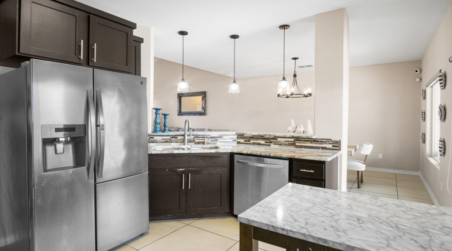 211 Glen Cook Dr., LAREDO, Texas 78041, 4 Bedrooms Bedrooms, 7 Rooms Rooms,2 BathroomsBathrooms,Residential,For Sale,211 Glen Cook Dr.,20255235