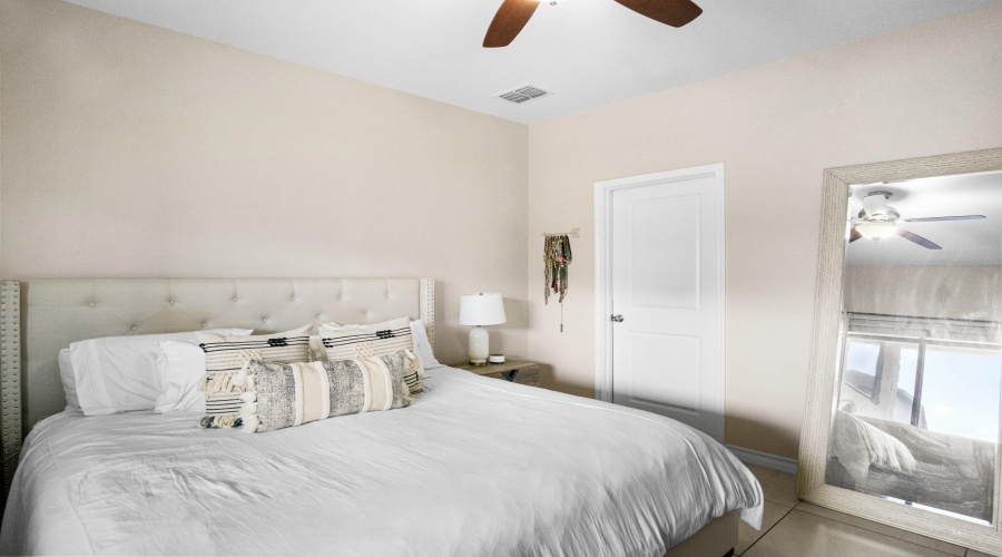 211 Glen Cook Dr., LAREDO, Texas 78041, 4 Bedrooms Bedrooms, 7 Rooms Rooms,2 BathroomsBathrooms,Residential,For Sale,211 Glen Cook Dr.,20255235