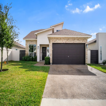 211 Glen Cook Dr., LAREDO, Texas 78041, 4 Bedrooms Bedrooms, 7 Rooms Rooms,2 BathroomsBathrooms,Residential,For Sale,211 Glen Cook Dr.,20255235