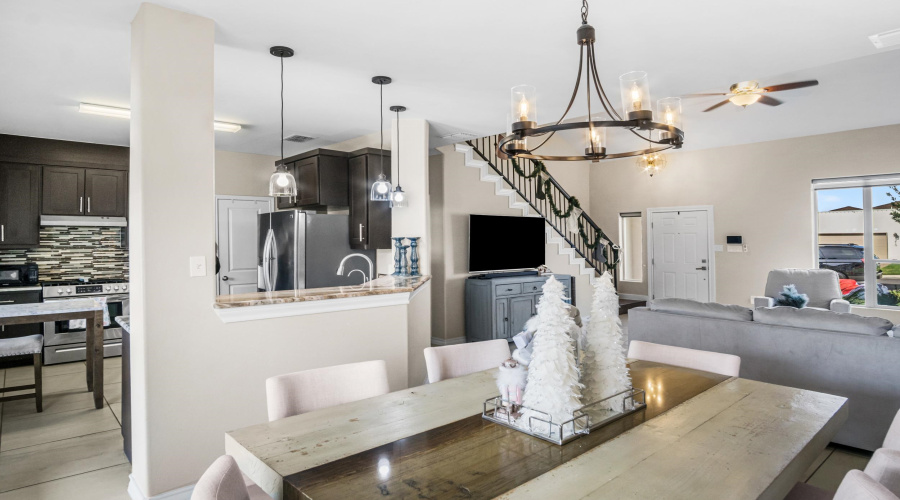 211 Glen Cook Dr., LAREDO, Texas 78041, 4 Bedrooms Bedrooms, 7 Rooms Rooms,2 BathroomsBathrooms,Residential,For Sale,211 Glen Cook Dr.,20255235