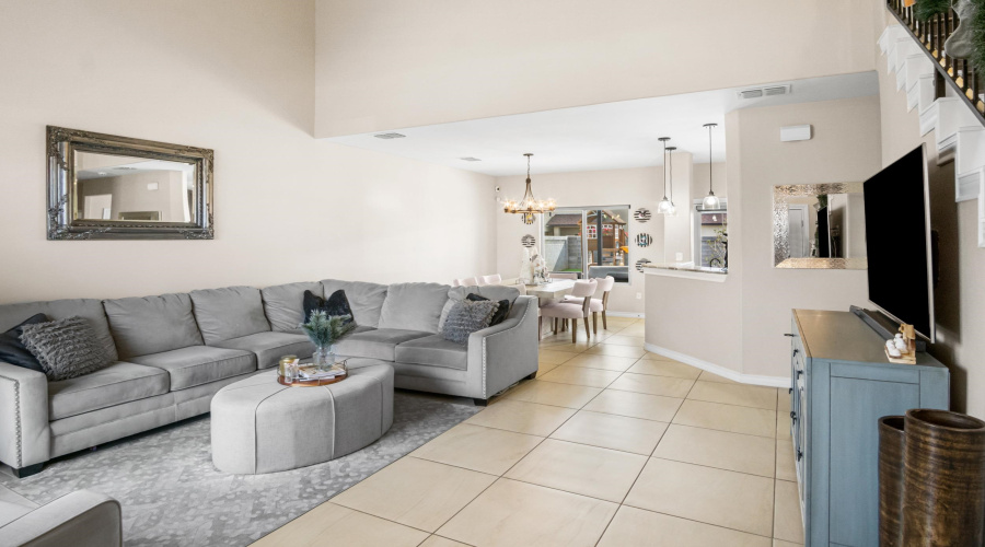 211 Glen Cook Dr., LAREDO, Texas 78041, 4 Bedrooms Bedrooms, 7 Rooms Rooms,2 BathroomsBathrooms,Residential,For Sale,211 Glen Cook Dr.,20255235