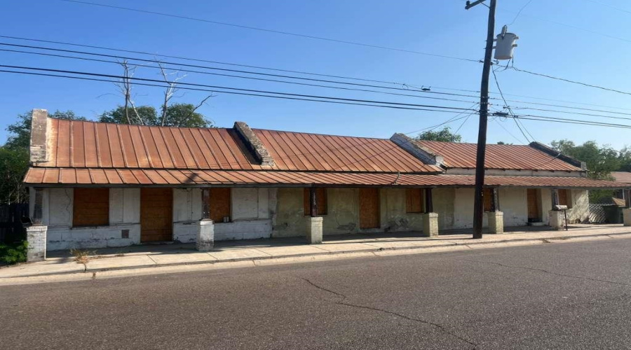 1311 San Eduardo Ave, Laredo, Texas 78040, ,Residential,For Sale,1311 San Eduardo Ave,20255236