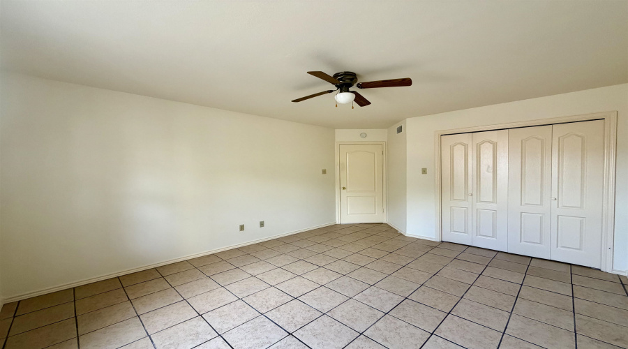 206 E Canal St, LAREDO, Texas 78041, 2 Bedrooms Bedrooms, 4 Rooms Rooms,1 BathroomBathrooms,Residential,For Rent,206 E Canal St,20255240