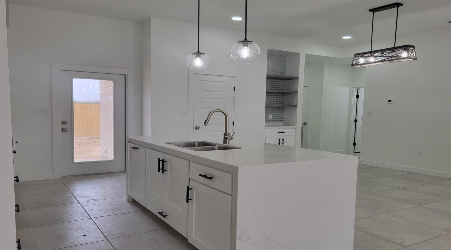 5021 Nispero Ln, LAREDO, Texas 78046, 3 Bedrooms Bedrooms, 5 Rooms Rooms,2 BathroomsBathrooms,Residential,For Sale,5021 Nispero Ln,20253751