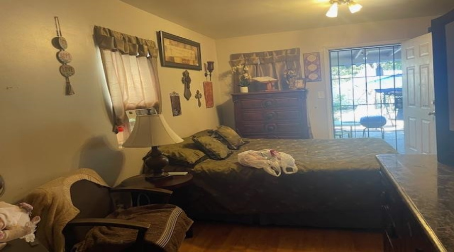 3206 Flores Ave, Laredo, Texas 78040, 2 Bedrooms Bedrooms, 4 Rooms Rooms,2 BathroomsBathrooms,Residential,For Sale,3206 Flores Ave,20255244