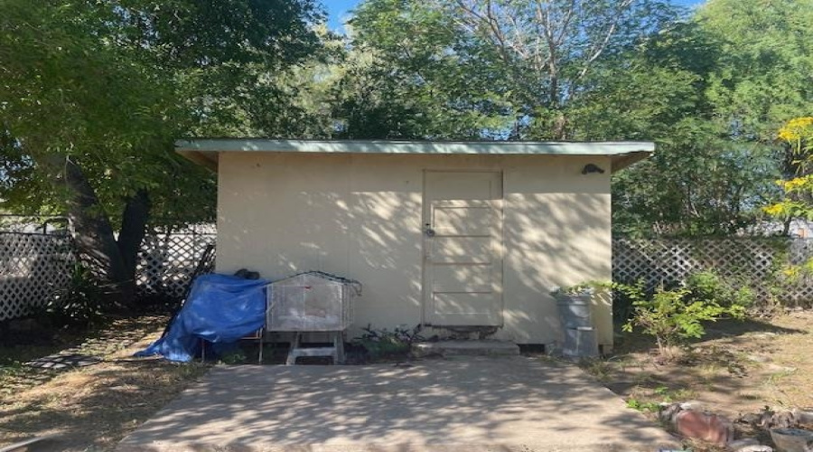 3206 Flores Ave, Laredo, Texas 78040, 2 Bedrooms Bedrooms, 4 Rooms Rooms,2 BathroomsBathrooms,Residential,For Sale,3206 Flores Ave,20255244