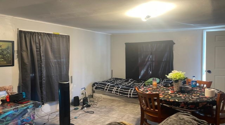 3206 Flores Ave, Laredo, Texas 78040, 2 Bedrooms Bedrooms, 4 Rooms Rooms,2 BathroomsBathrooms,Residential,For Sale,3206 Flores Ave,20255244