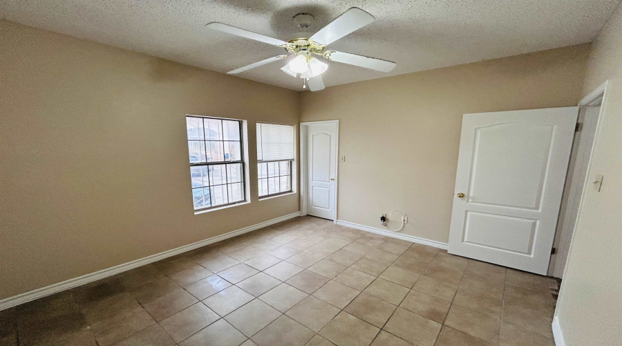 1419 Gustavus St, LAREDO, Texas 78040, 2 Bedrooms Bedrooms, 2 Rooms Rooms,1 BathroomBathrooms,Residential,For Sale,1419 Gustavus St,20255254