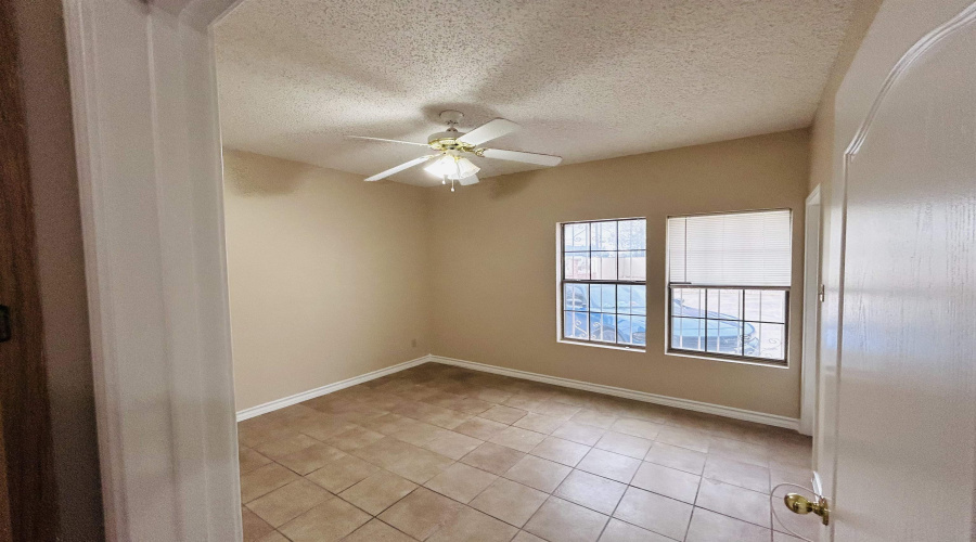 1419 Gustavus St, LAREDO, Texas 78040, 2 Bedrooms Bedrooms, 2 Rooms Rooms,1 BathroomBathrooms,Residential,For Sale,1419 Gustavus St,20255254