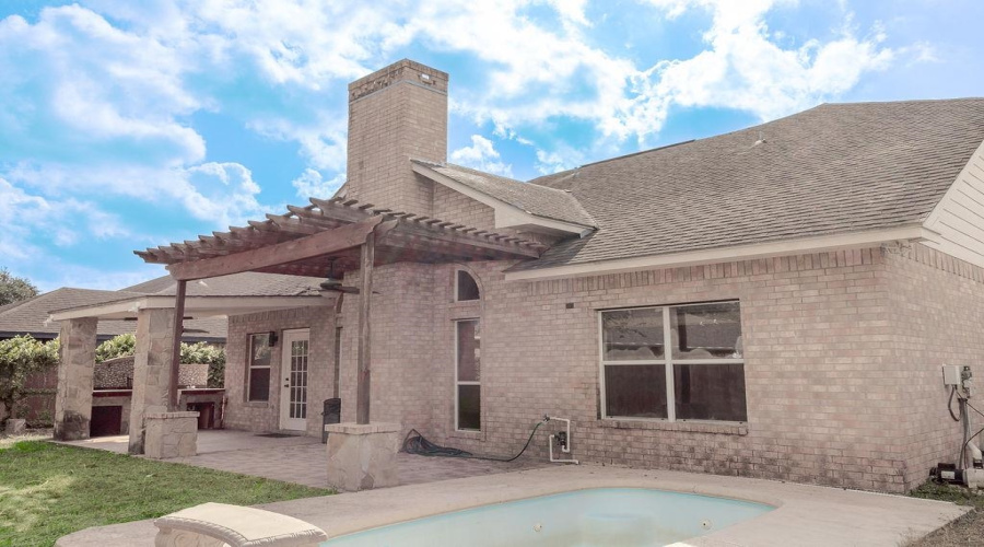 3003 San Armando, Mission, Texas 78572-0502, 4 Bedrooms Bedrooms, 6 Rooms Rooms,2 BathroomsBathrooms,Residential,For Sale,3003 San Armando,20255257