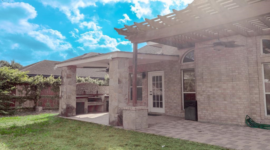 3003 San Armando, Mission, Texas 78572-0502, 4 Bedrooms Bedrooms, 6 Rooms Rooms,2 BathroomsBathrooms,Residential,For Sale,3003 San Armando,20255257