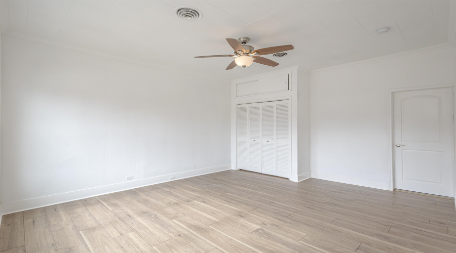 2020 Clark Blvd, LAREDO, Texas 78043, 3 Bedrooms Bedrooms, 5 Rooms Rooms,2 BathroomsBathrooms,Residential,For Sale,2020 Clark Blvd,20255258