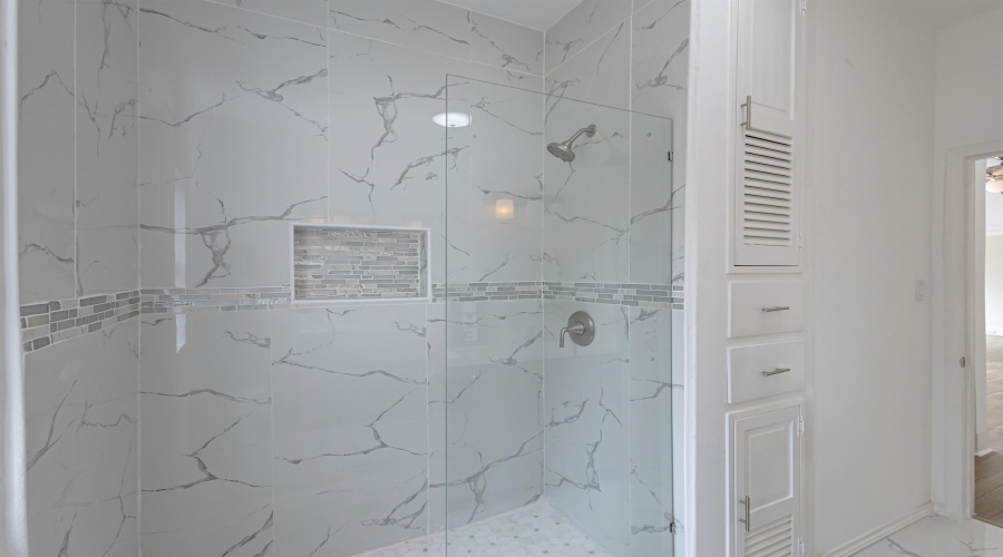 2020 Clark Blvd, LAREDO, Texas 78043, 3 Bedrooms Bedrooms, 5 Rooms Rooms,2 BathroomsBathrooms,Residential,For Sale,2020 Clark Blvd,20255258