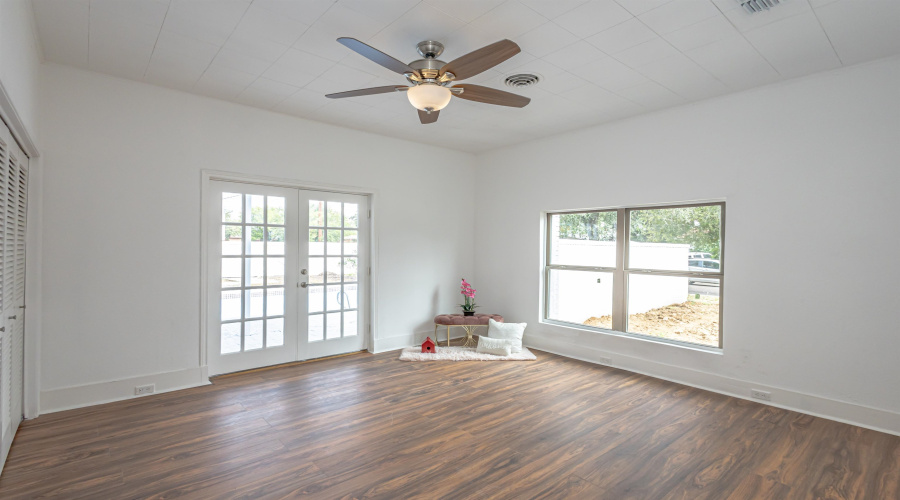 2020 Clark Blvd, LAREDO, Texas 78043, 3 Bedrooms Bedrooms, 5 Rooms Rooms,2 BathroomsBathrooms,Residential,For Sale,2020 Clark Blvd,20255258