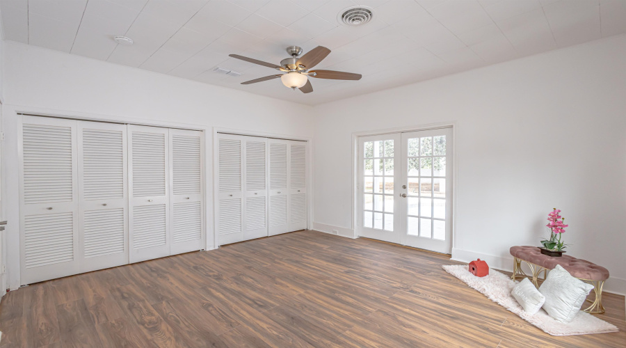 2020 Clark Blvd, LAREDO, Texas 78043, 3 Bedrooms Bedrooms, 5 Rooms Rooms,2 BathroomsBathrooms,Residential,For Sale,2020 Clark Blvd,20255258