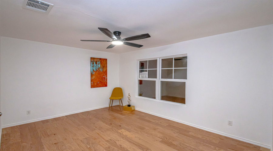 2020 Clark Blvd, LAREDO, Texas 78043, 3 Bedrooms Bedrooms, 5 Rooms Rooms,2 BathroomsBathrooms,Residential,For Sale,2020 Clark Blvd,20255258