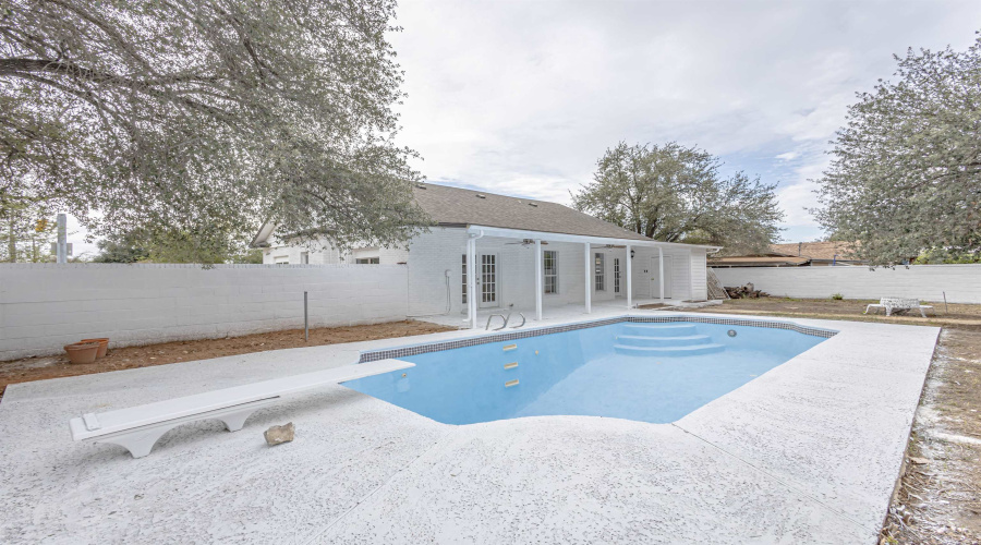 2020 Clark Blvd, LAREDO, Texas 78043, 3 Bedrooms Bedrooms, 5 Rooms Rooms,2 BathroomsBathrooms,Residential,For Sale,2020 Clark Blvd,20255258