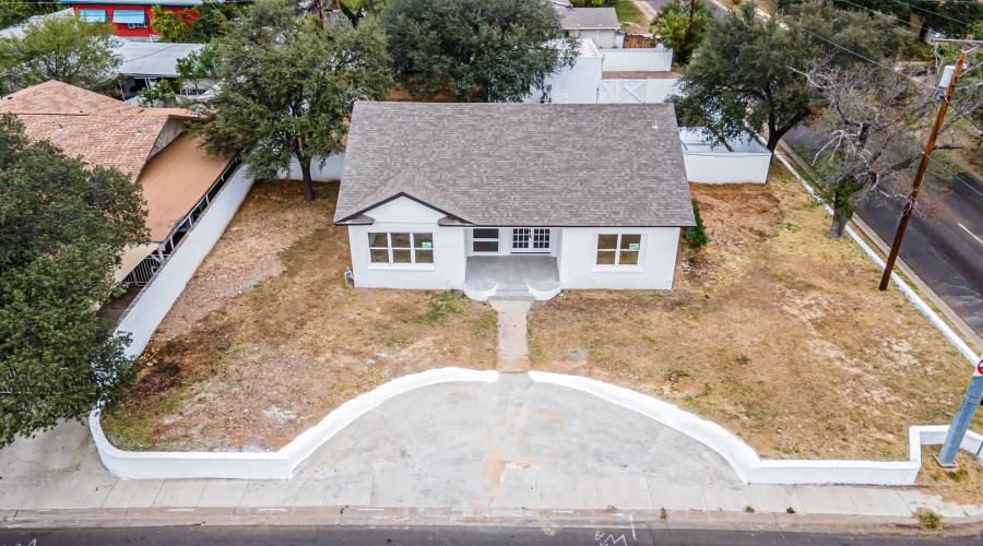 2020 Clark Blvd, LAREDO, Texas 78043, 3 Bedrooms Bedrooms, 5 Rooms Rooms,2 BathroomsBathrooms,Residential,For Sale,2020 Clark Blvd,20255258