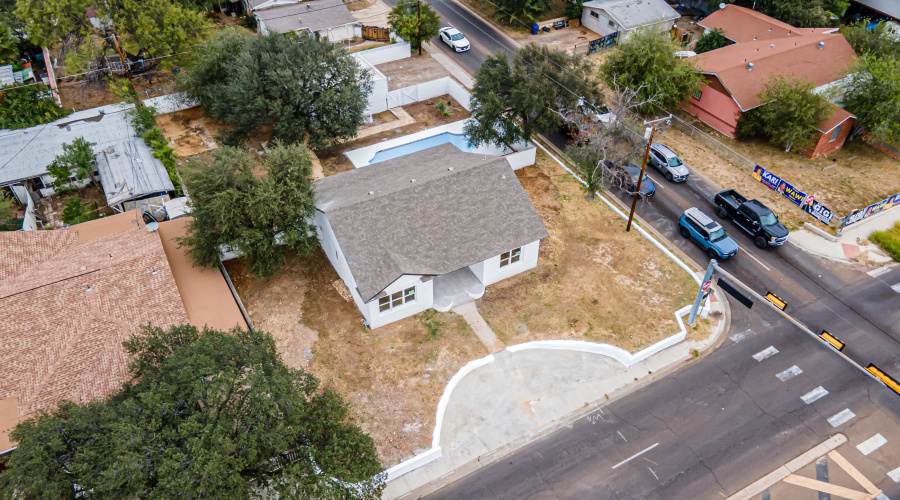 2020 Clark Blvd, LAREDO, Texas 78043, 3 Bedrooms Bedrooms, 5 Rooms Rooms,2 BathroomsBathrooms,Residential,For Sale,2020 Clark Blvd,20255258