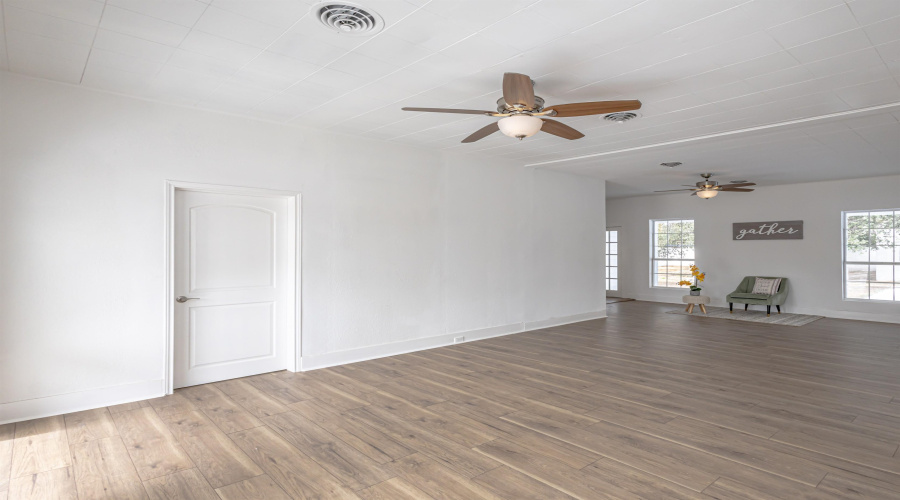 2020 Clark Blvd, LAREDO, Texas 78043, 3 Bedrooms Bedrooms, 5 Rooms Rooms,2 BathroomsBathrooms,Residential,For Sale,2020 Clark Blvd,20255258