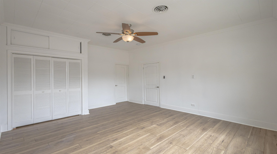 2020 Clark Blvd, LAREDO, Texas 78043, 3 Bedrooms Bedrooms, 5 Rooms Rooms,2 BathroomsBathrooms,Residential,For Sale,2020 Clark Blvd,20255258