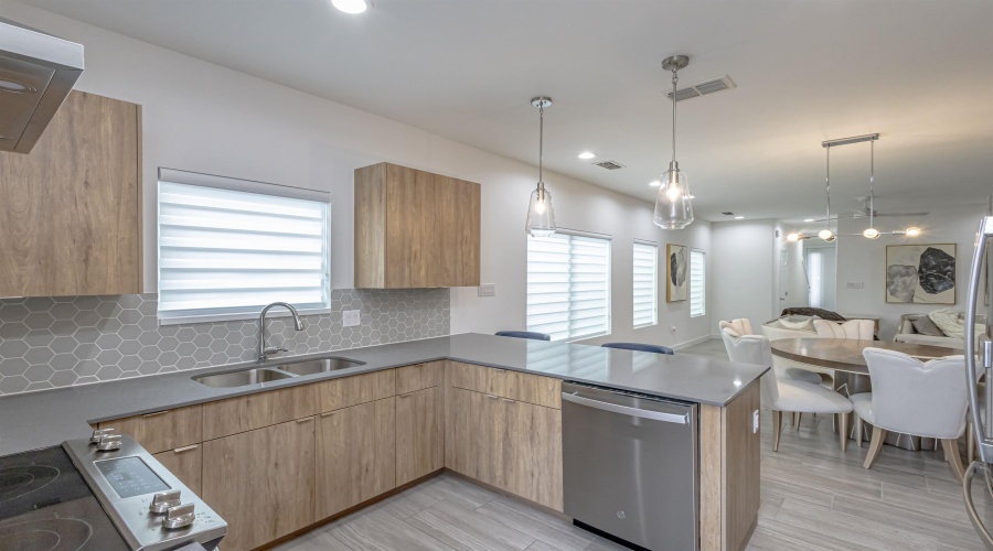 423 Deer Path Loop, Laredo, Texas 78045, 4 Bedrooms Bedrooms, 7 Rooms Rooms,2 BathroomsBathrooms,Residential,For Sale,423 Deer Path Loop,20255260