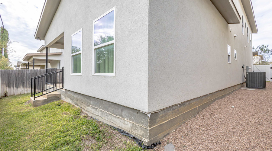 423 Deer Path Loop, Laredo, Texas 78045, 4 Bedrooms Bedrooms, 7 Rooms Rooms,2 BathroomsBathrooms,Residential,For Sale,423 Deer Path Loop,20255260