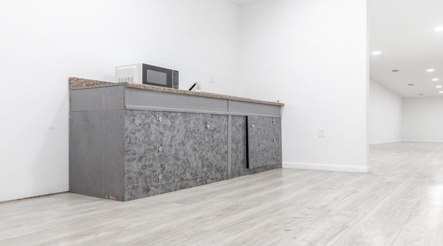 2919 Santa Rita Ave, Laredo, Texas 78040-0000, 1 Bedroom Bedrooms, 21 Rooms Rooms,2 BathroomsBathrooms,Commercial/industrial,For Sale,2919 Santa Rita Ave,20255256