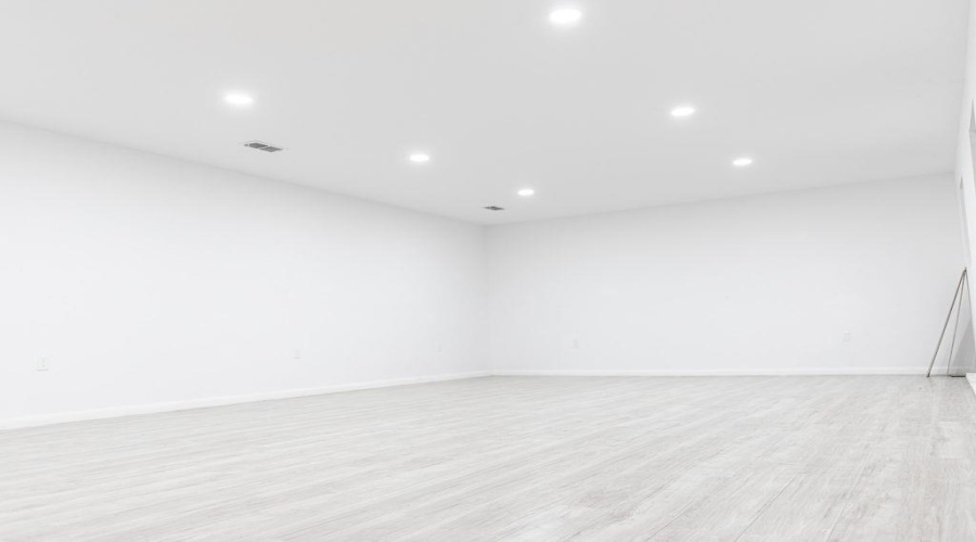 2919 Santa Rita Ave, Laredo, Texas 78040-0000, 1 Bedroom Bedrooms, 21 Rooms Rooms,2 BathroomsBathrooms,Commercial/industrial,For Sale,2919 Santa Rita Ave,20255256