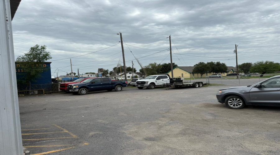 300 N Veterans Blvd, San juan, Texas 78589, 1 Room Rooms,1 BathroomBathrooms,Commercial retail/office,For Sale,300 N Veterans Blvd,20255249