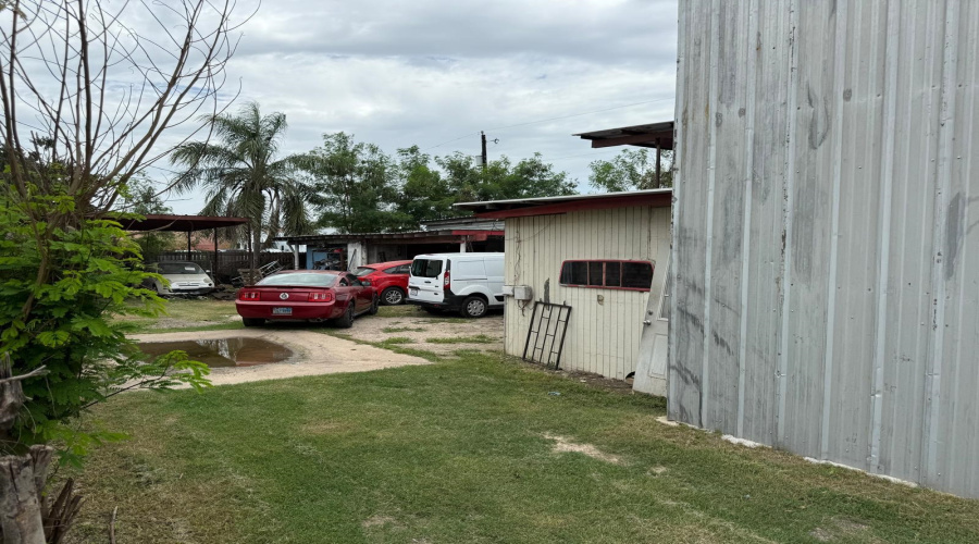 300 N Veterans Blvd, San juan, Texas 78589, 1 Room Rooms,1 BathroomBathrooms,Commercial retail/office,For Sale,300 N Veterans Blvd,20255249