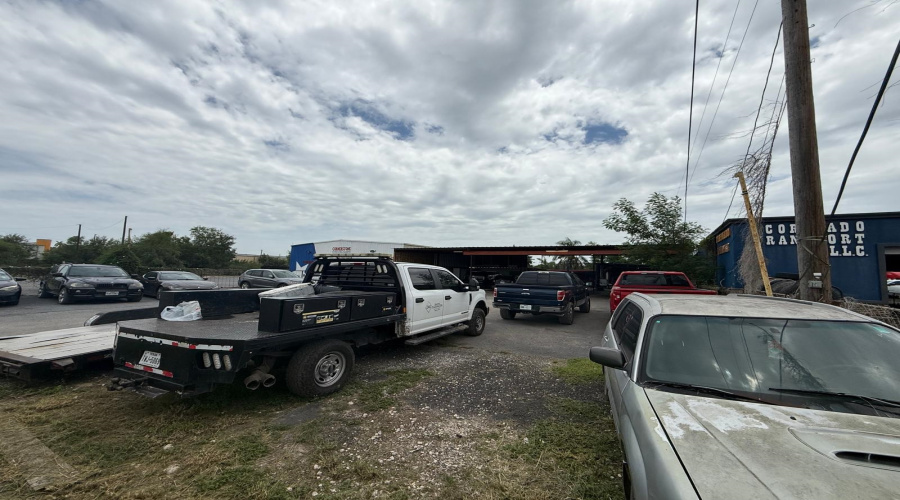 300 N Veterans Blvd, San juan, Texas 78589, 1 Room Rooms,1 BathroomBathrooms,Commercial retail/office,For Sale,300 N Veterans Blvd,20255249