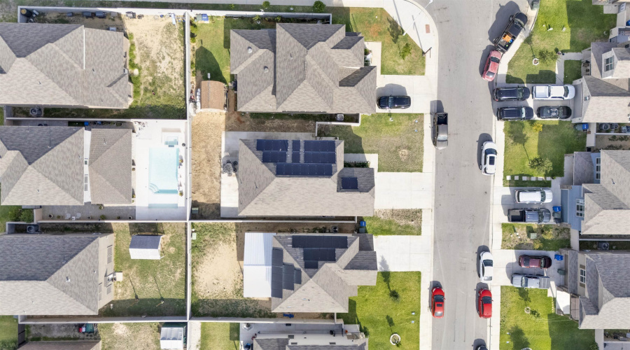 5618 Buckskin Dr., LAREDO, Texas 78046, 5 Bedrooms Bedrooms, 8 Rooms Rooms,3 BathroomsBathrooms,Residential,For Sale,5618 Buckskin Dr.,20255261