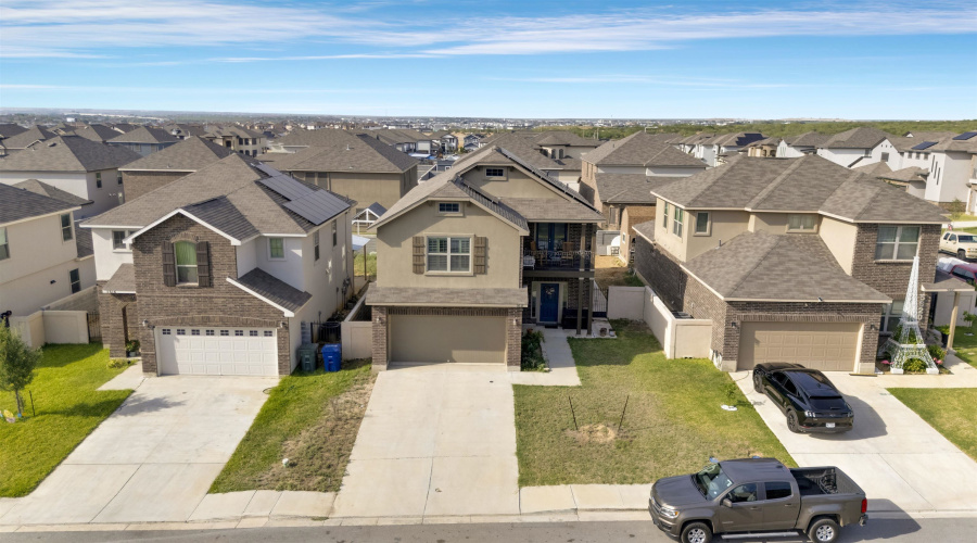 5618 Buckskin Dr., LAREDO, Texas 78046, 5 Bedrooms Bedrooms, 8 Rooms Rooms,3 BathroomsBathrooms,Residential,For Sale,5618 Buckskin Dr.,20255261