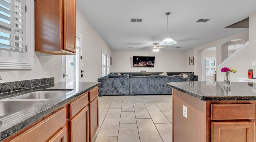 5618 Buckskin Dr., LAREDO, Texas 78046, 5 Bedrooms Bedrooms, 8 Rooms Rooms,3 BathroomsBathrooms,Residential,For Sale,5618 Buckskin Dr.,20255261